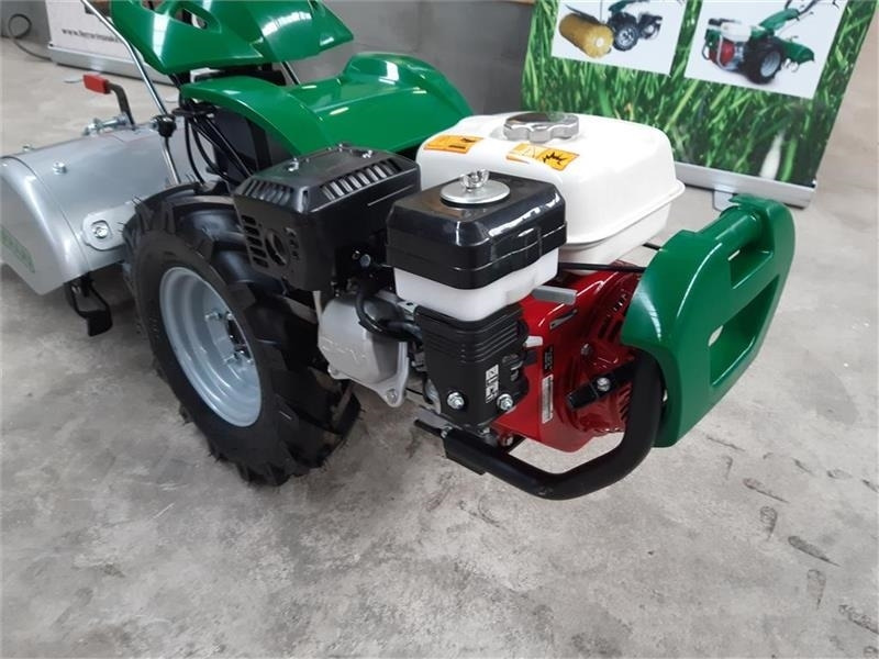 Ferrari 328 - Kommunaltraktor: bild 4 Ferrari 328 - Kommunaltraktor: bild 4