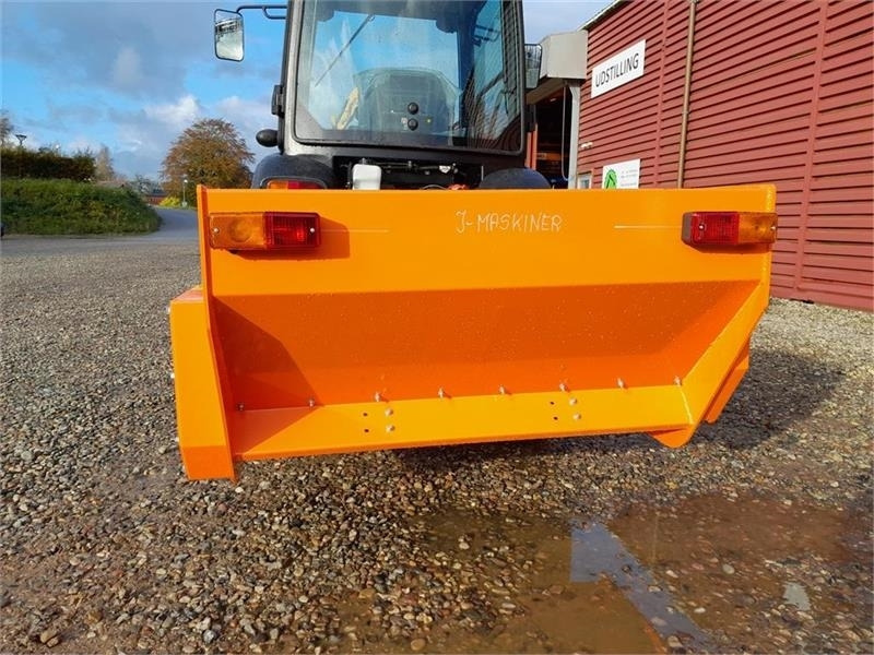 Solis 26 vinter sæt - Kommunaltraktor: bild 4 Solis 26 vinter sæt - Kommunaltraktor: bild 4