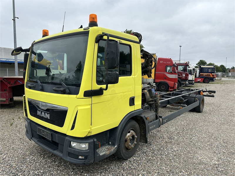 MAN TGL 12.220 // Crane HMF 735K2 // - Kranbil: bild 1 MAN TGL 12.220 // Crane HMF 735K2 // - Kranbil: bild 1