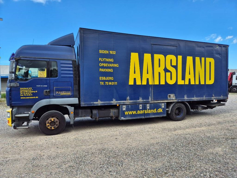 MAN TGM 12.280 // Lift // Sideopening - Lastbil med skåp: bild 2 MAN TGM 12.280 // Lift // Sideopening - Lastbil med skåp: bild 2