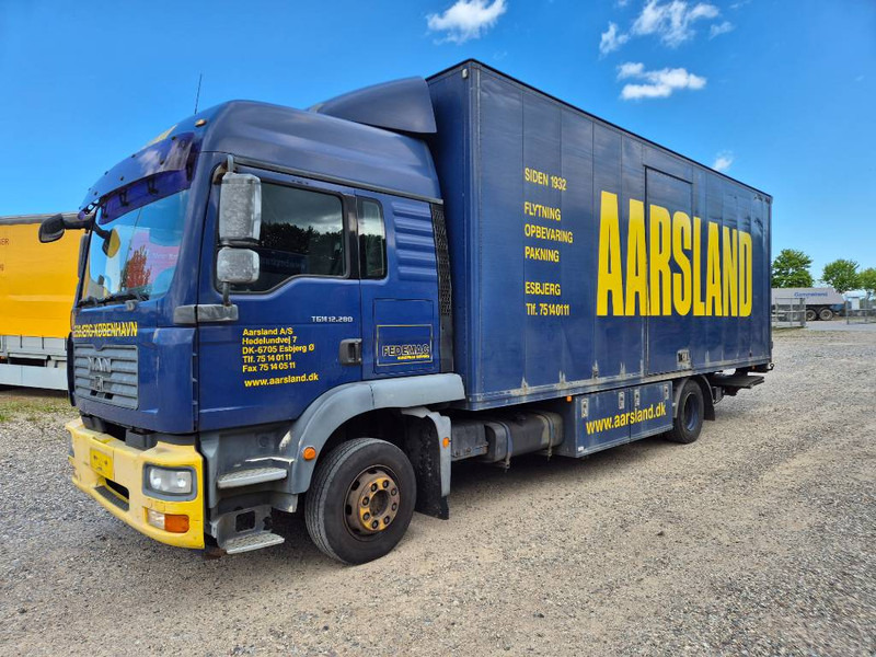 MAN TGM 12.280 // Lift // Sideopening - Lastbil med skåp: bild 1 MAN TGM 12.280 // Lift // Sideopening - Lastbil med skåp: bild 1