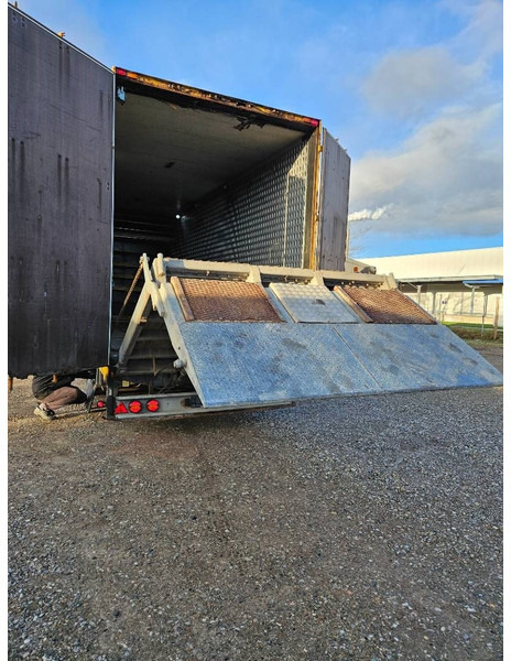 Montracon Racing// machinetrailer // Living area - Semitrailer: bild 2 Montracon Racing// machinetrailer // Living area - Semitrailer: bild 2