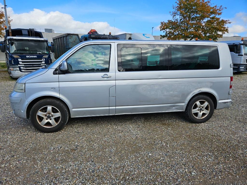Volkswagen Caravelle 2,5 TDi 130 lang 10prs 5d - Personbil: bild 2 Volkswagen Caravelle 2,5 TDi 130 lang 10prs 5d - Personbil: bild 2