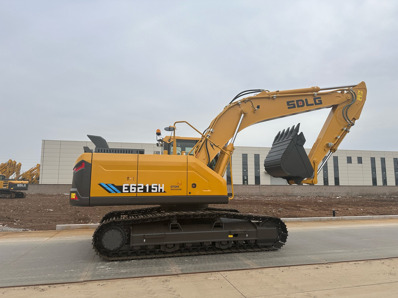 SDLG E6215H - Bandgrävare: bild 3 SDLG E6215H - Bandgrävare: bild 3