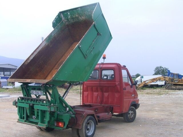 Renault B.80 - Sopbil: bild 3 Renault B.80 - Sopbil: bild 3