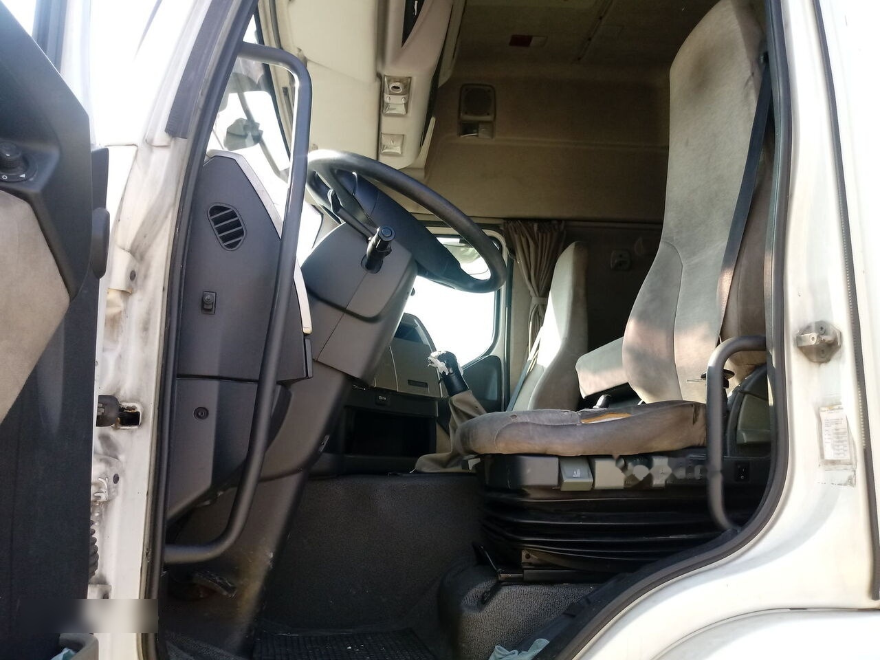 Renault PREMIUM 450 DXI - Tankbil: bild 5 Renault PREMIUM 450 DXI - Tankbil: bild 5