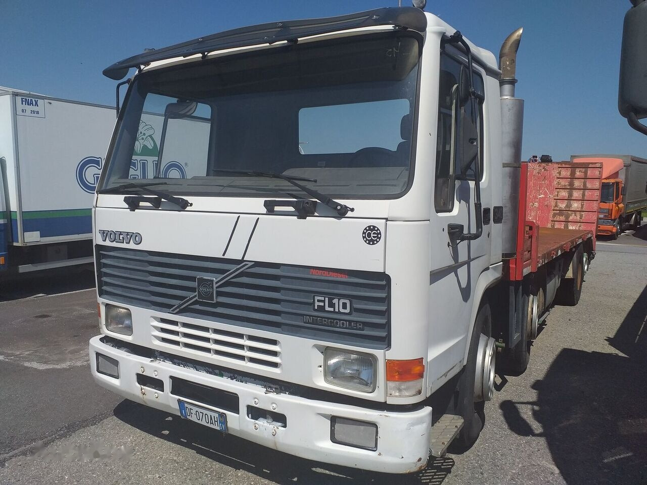 Volvo FL 10.320 - Flakbil: bild 1 Volvo FL 10.320 - Flakbil: bild 1