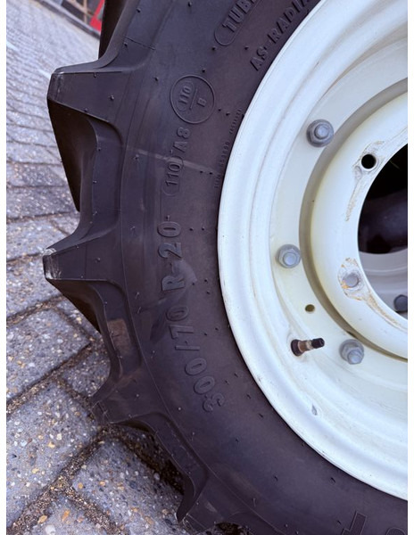 Mitas 420/70R30 & 300/70R20 Compl wheel - Däck och fälgar: bild 4 Mitas 420/70R30 & 300/70R20 Compl wheel - Däck och fälgar: bild 4