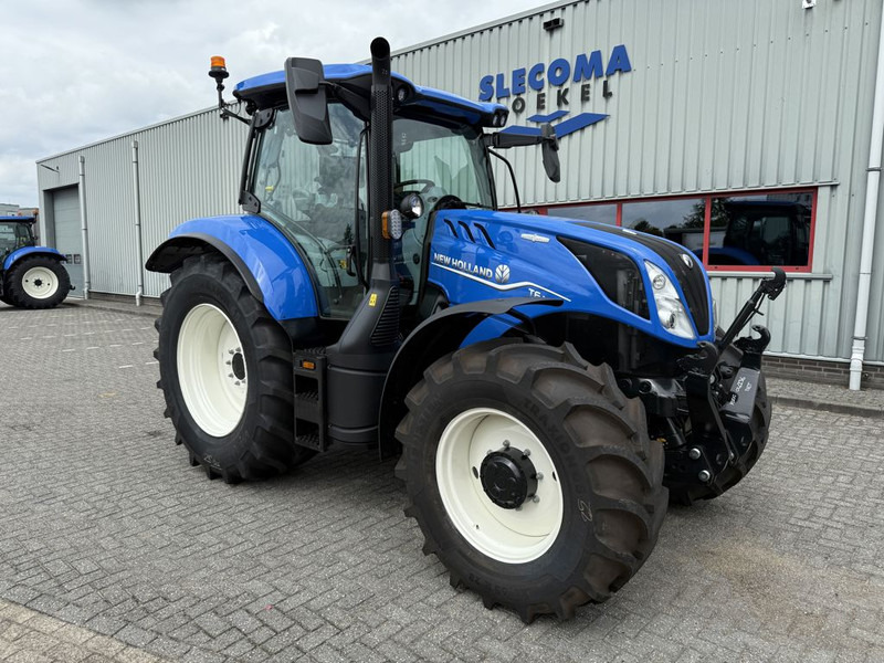 New Holland T6.145 AC STAGE V - Traktor: bild 4 New Holland T6.145 AC STAGE V - Traktor: bild 4