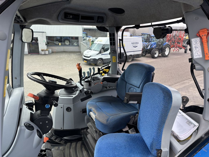 New Holland T6080 Power Command - Traktor: bild 5 New Holland T6080 Power Command - Traktor: bild 5