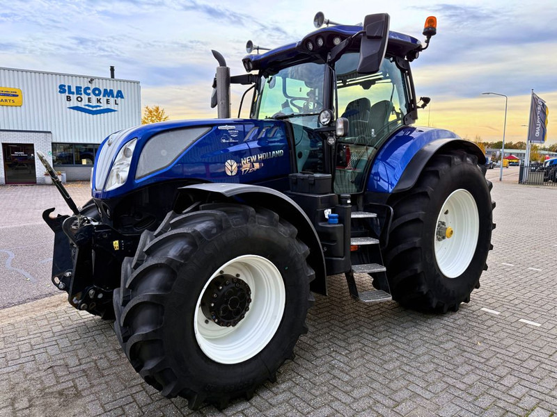 New Holland T7.270 AC 10 Years Blue Power Edition - Traktor: bild 1 New Holland T7.270 AC 10 Years Blue Power Edition - Traktor: bild 1