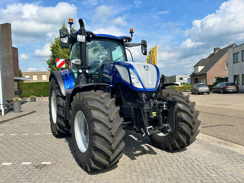 New Holland T7.300 AC New Gen Blue Power DEMO - Traktor: bild 4 New Holland T7.300 AC New Gen Blue Power DEMO - Traktor: bild 4