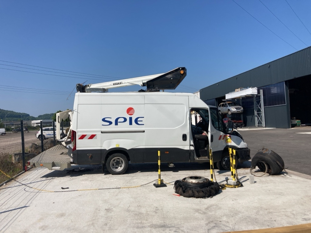 IVECO DAILY FOURGON 50C18 - Billift: bild 2 IVECO DAILY FOURGON 50C18 - Billift: bild 2