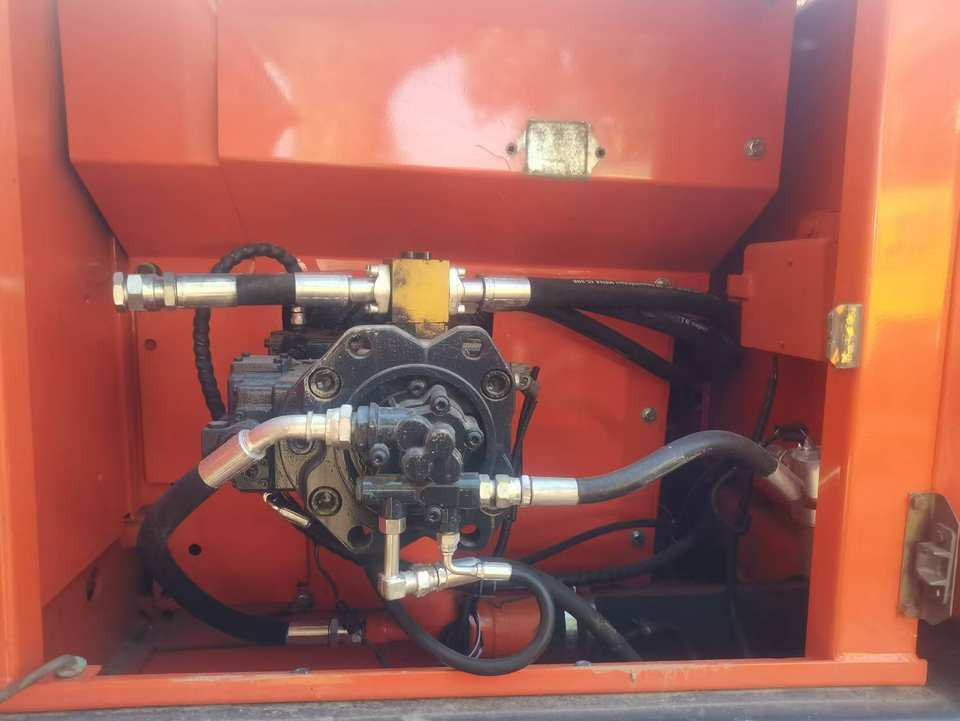 Doosan DX 225 - Bandgrävare: bild 4 Doosan DX 225 - Bandgrävare: bild 4