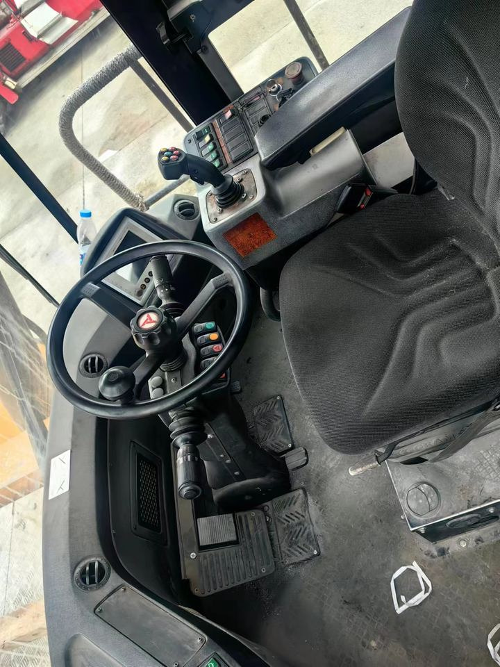 Good Condition USED Crane SRSC45C23 45 Ton Frontal Crane Container Crane - Reachstacker: bild 4 Good Condition USED Crane SRSC45C23 45 Ton Frontal Crane Container Crane - Reachstacker: bild 4