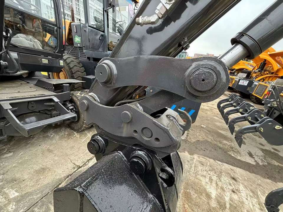 Hot Sale Used Doosan Dx75 Small 7.5t Wheel Excavator South Korea DX75 Mini Excavator for Sale Good Condition - Bandgrävare: bild 5 Hot Sale Used Doosan Dx75 Small 7.5t Wheel Excavator South Korea DX75 Mini Excavator for Sale Good Condition - Bandgrävare: bild 5