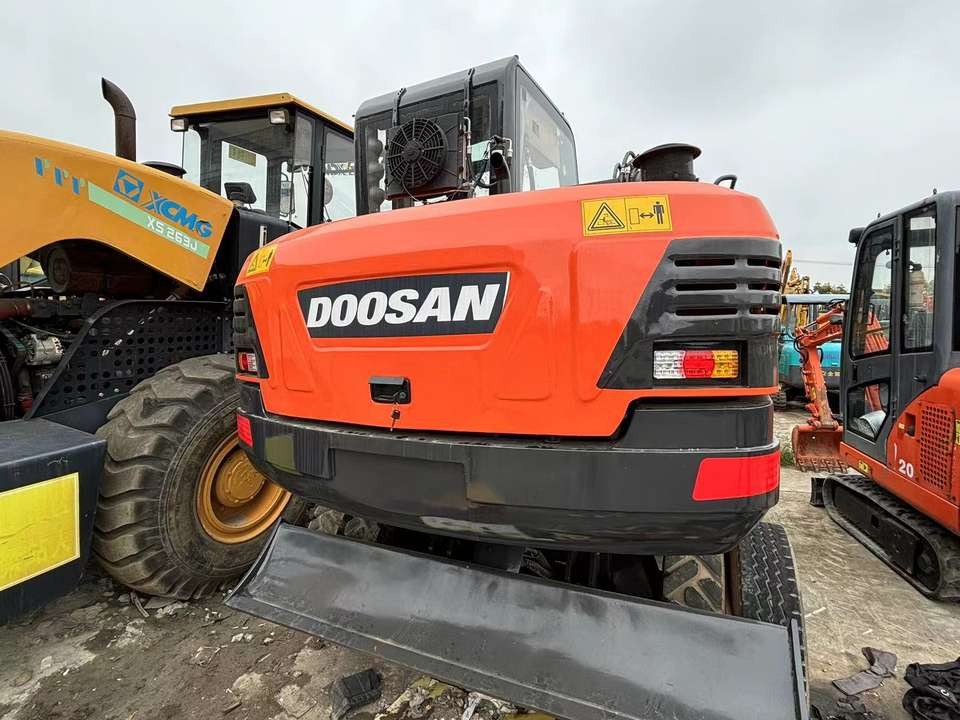 Hot Sale Used Doosan Dx75 Small 7.5t Wheel Excavator South Korea DX75 Mini Excavator for Sale Good Condition - Bandgrävare: bild 4 Hot Sale Used Doosan Dx75 Small 7.5t Wheel Excavator South Korea DX75 Mini Excavator for Sale Good Condition - Bandgrävare: bild 4