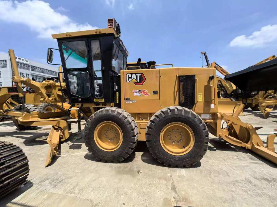 Second Hand Used Construction Machinery CAT 140K 15 Ton Grader for Sale 1000H From Shanghai Japanese Brand Good Condition - Väghyvel: bild 3 Second Hand Used Construction Machinery CAT 140K 15 Ton Grader for Sale 1000H From Shanghai Japanese Brand Good Condition - Väghyvel: bild 3