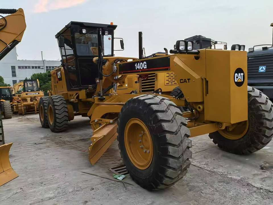 Second Hand Used Construction Machinery Japanese CAT 140G Grader Caterpillar Brand for Sale With Good Condition and Price - Väghyvel: bild 4 Second Hand Used Construction Machinery Japanese CAT 140G Grader Caterpillar Brand for Sale With Good Condition and Price - Väghyvel: bild 4