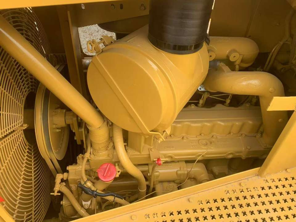 Used Machinery Caterpillar CAT D8R Bulldozer With Ripper Construction & Building Machinery Second Hand - Bulldozer: bild 4 Used Machinery Caterpillar CAT D8R Bulldozer With Ripper Construction & Building Machinery Second Hand - Bulldozer: bild 4