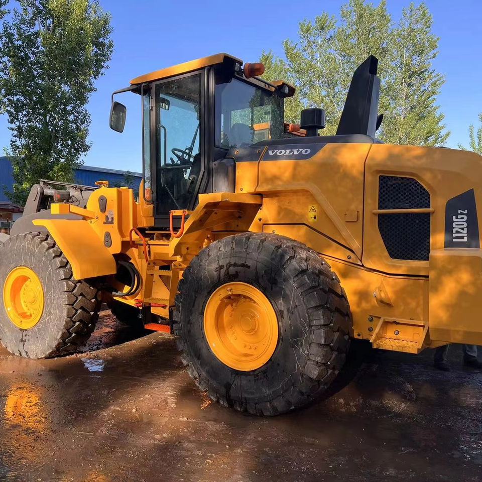 Used Volvo L120GZ 6 Ton Capacity Wheel Loader Available for Sale - Hjullastare: bild 1 Used Volvo L120GZ 6 Ton Capacity Wheel Loader Available for Sale - Hjullastare: bild 1