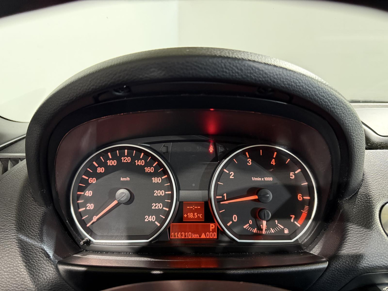 BMW | 1-serie Cabrio | 118i High Executive | 2009 | 114.310 km | 43HZT4 | Logisch - Personbil: bild 4 BMW | 1-serie Cabrio | 118i High Executive | 2009 | 114.310 km | 43HZT4 | Logisch - Personbil: bild 4