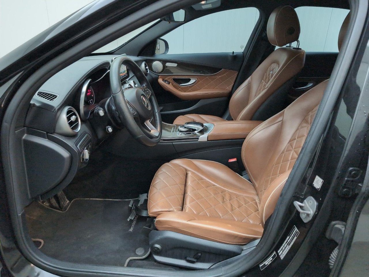Sedan Mercedes-Benz C-klasse 250 CDI 4MATIC Premium Plus | 2017 | 201.697 km | Automaat | L835FB | NAP: Geen oordeel: bild 7 Sedan Mercedes-Benz C-klasse 250 CDI 4MATIC Premium Plus | 2017 | 201.697 km | Automaat | L835FB | NAP: Geen oordeel: bild 7