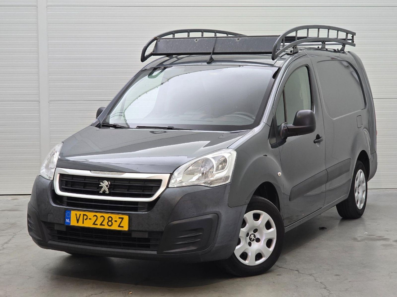 Peugeot Partner 122 1.6 HDi 90 L2 Première | 2015 | 169.353 km | VP228Z | NAP: Logisch - Små skåpbil: bild 1 Peugeot Partner 122 1.6 HDi 90 L2 Première | 2015 | 169.353 km | VP228Z | NAP: Logisch - Små skåpbil: bild 1
