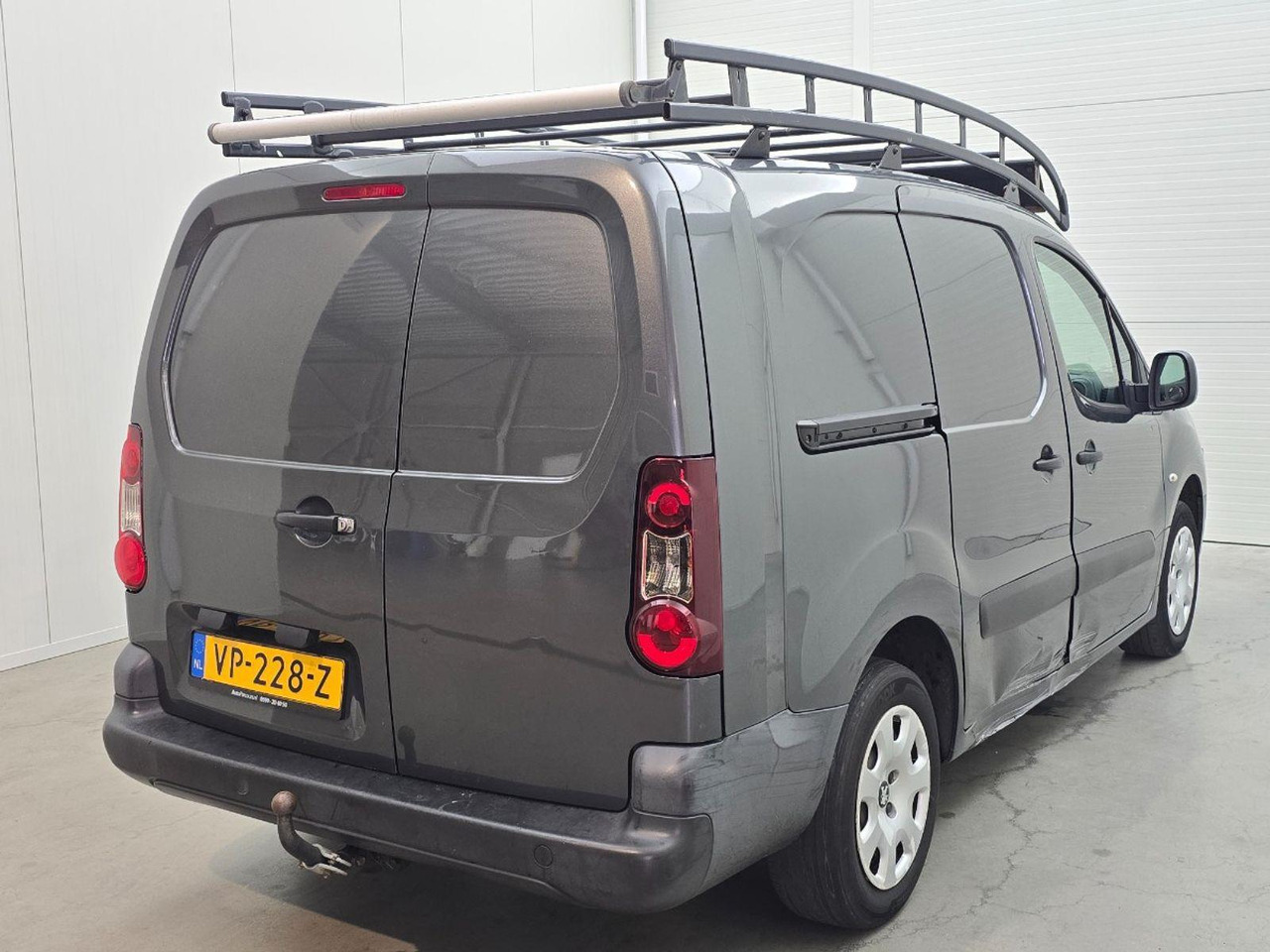 Peugeot Partner 122 1.6 HDi 90 L2 Première | 2015 | 169.353 km | VP228Z | NAP: Logisch - Små skåpbil: bild 4 Peugeot Partner 122 1.6 HDi 90 L2 Première | 2015 | 169.353 km | VP228Z | NAP: Logisch - Små skåpbil: bild 4