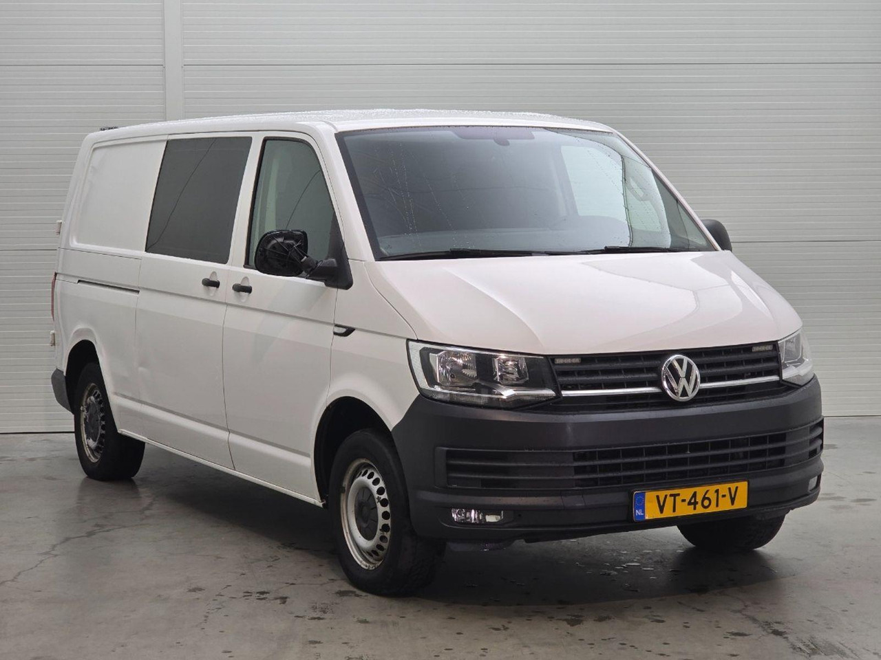 Volkswagen Transporter 2.0 TDI L2H1 DC Comfortline | 2016 | 300.067 km | VT461V | NAP: Logisch - Dubbelhytt transportbil: bild 2 Volkswagen Transporter 2.0 TDI L2H1 DC Comfortline | 2016 | 300.067 km | VT461V | NAP: Logisch - Dubbelhytt transportbil: bild 2