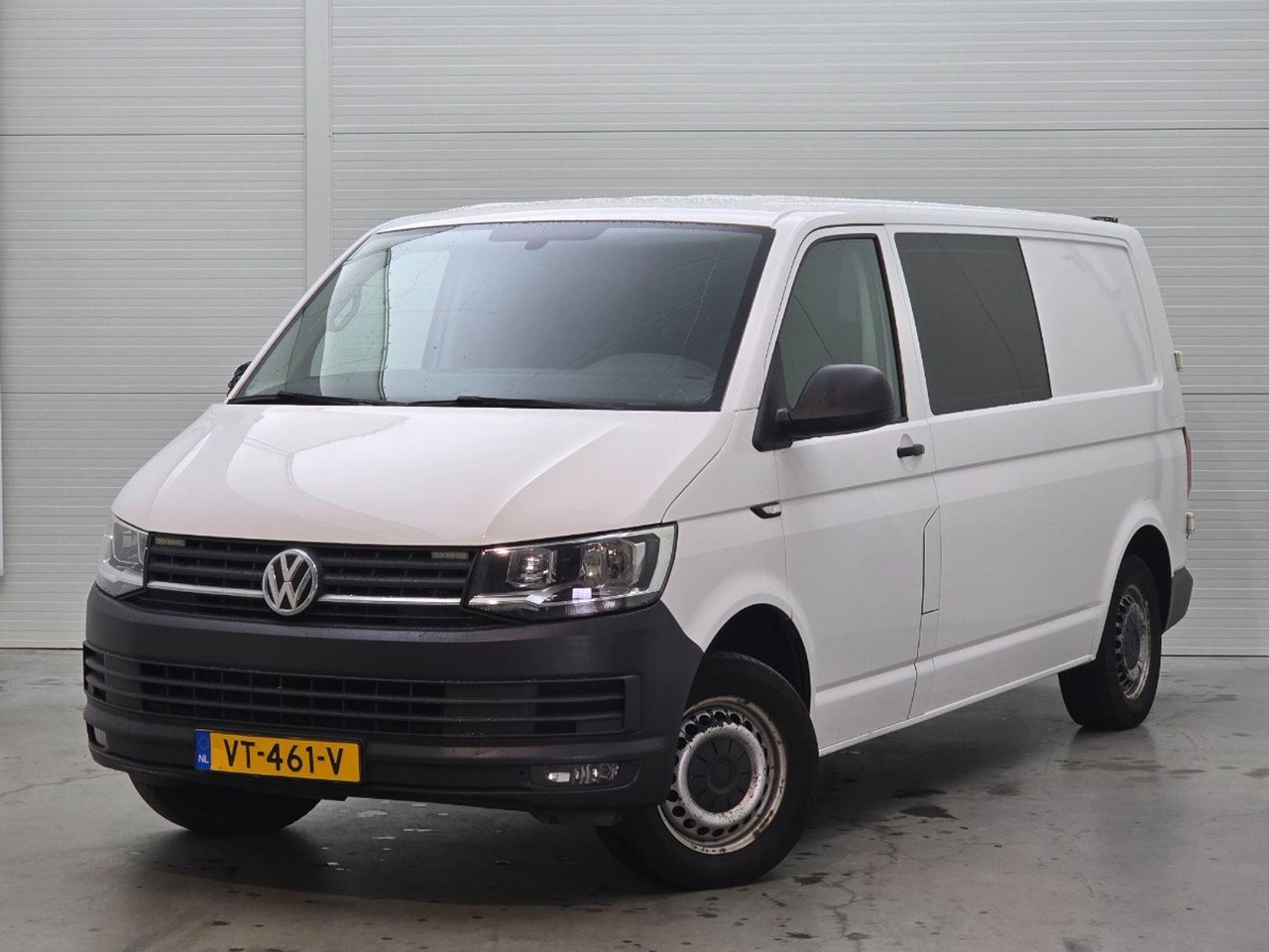 Volkswagen Transporter 2.0 TDI L2H1 DC Comfortline | 2016 | 300.067 km | VT461V | NAP: Logisch - Dubbelhytt transportbil: bild 1 Volkswagen Transporter 2.0 TDI L2H1 DC Comfortline | 2016 | 300.067 km | VT461V | NAP: Logisch - Dubbelhytt transportbil: bild 1