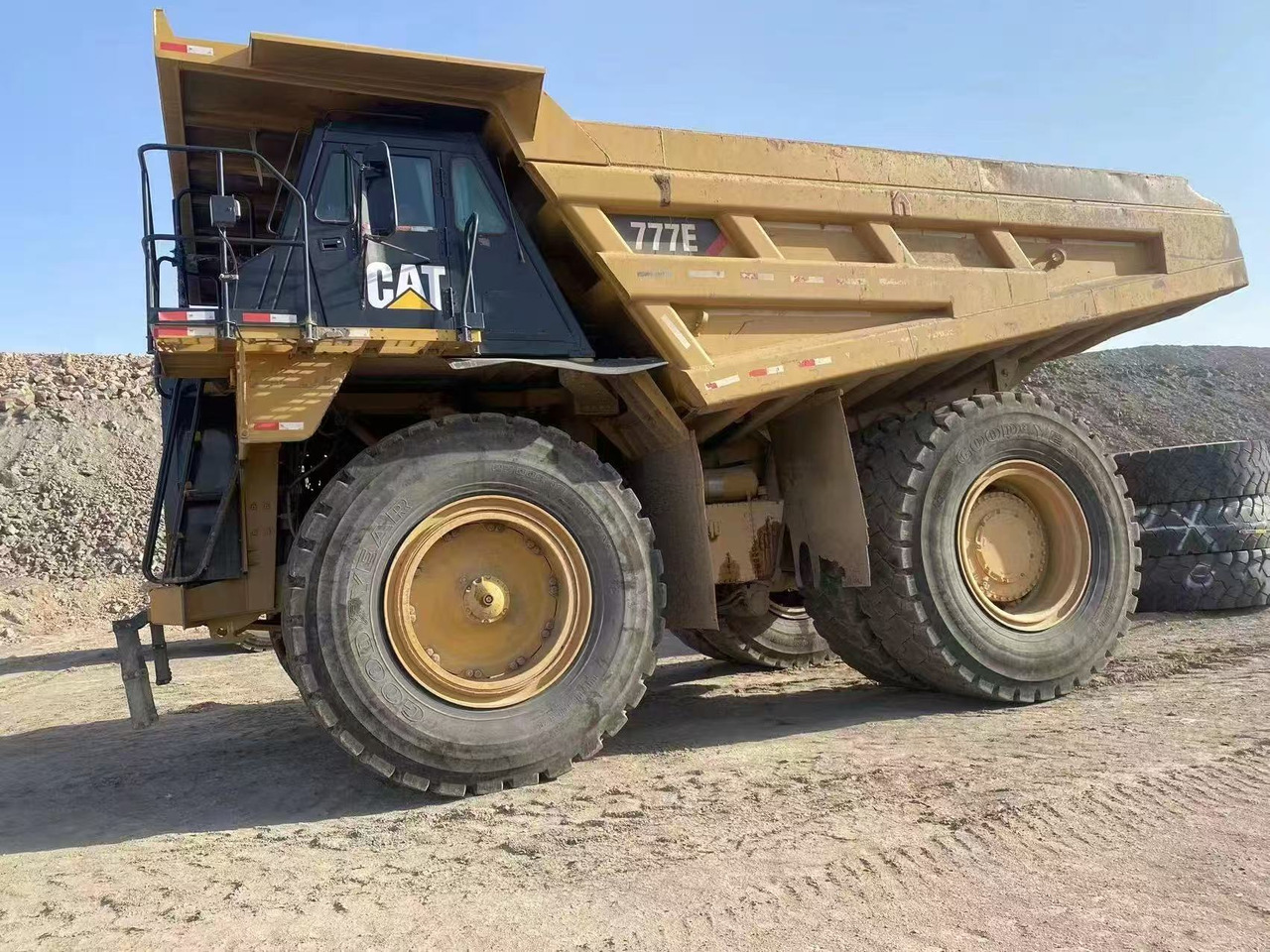 CATPILLAR 777E - Terränggående truck: bild 1 CATPILLAR 777E - Terränggående truck: bild 1