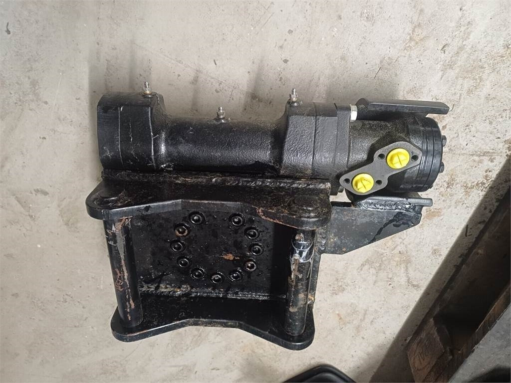 Kauhan pyörittäjä S30/S30 - Tiltrotator: bild 2 Kauhan pyörittäjä S30/S30 - Tiltrotator: bild 2