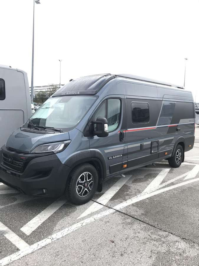 ADRIA Twin Sport 640 SG - Campingbil: bild 2 ADRIA Twin Sport 640 SG - Campingbil: bild 2
