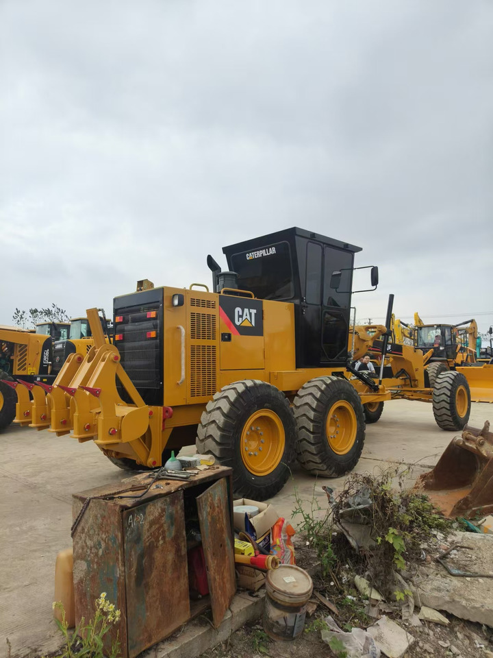 CATERPILLAR 140H - Väghyvel: bild 3 CATERPILLAR 140H - Väghyvel: bild 3