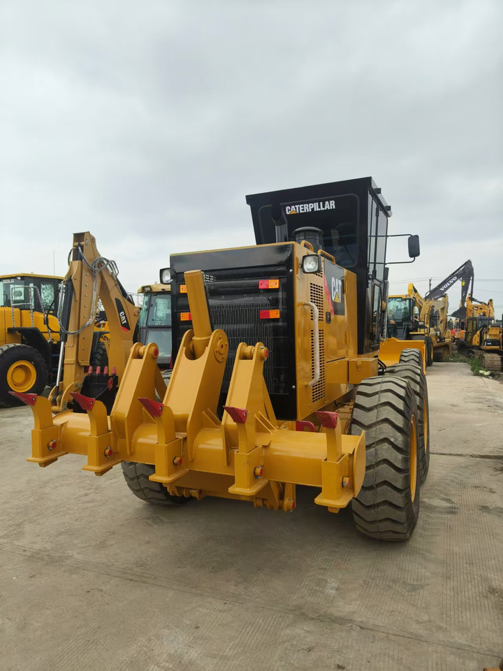 CATERPILLAR 140H - Väghyvel: bild 2 CATERPILLAR 140H - Väghyvel: bild 2