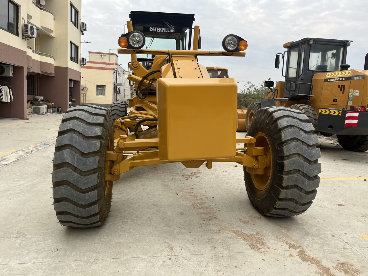 CATERPILLAR 140H - Väghyvel: bild 2 CATERPILLAR 140H - Väghyvel: bild 2