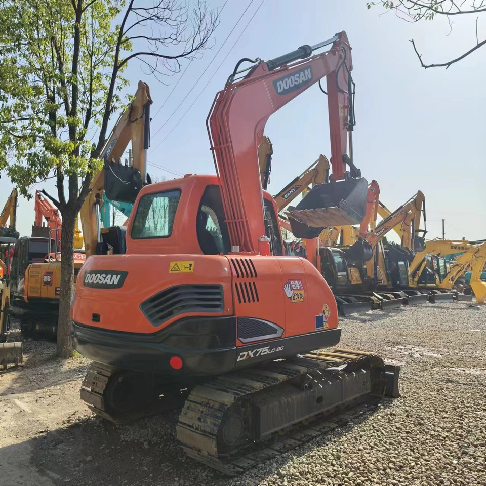 DOOSAN DX75 - Minigrävmaskin: bild 2 DOOSAN DX75 - Minigrävmaskin: bild 2