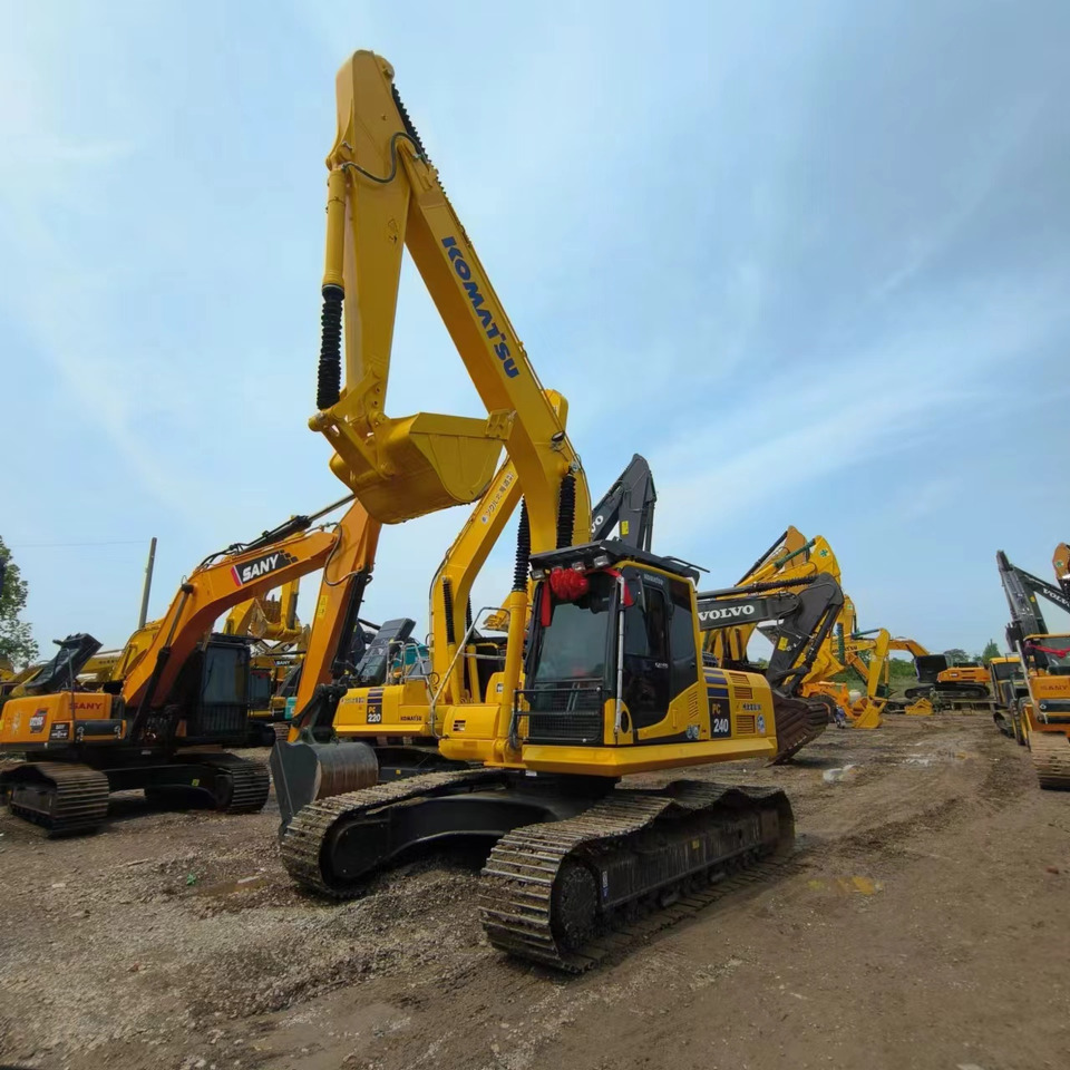 KOMATSU PC240LC-8 - Bandgrävare: bild 4 KOMATSU PC240LC-8 - Bandgrävare: bild 4