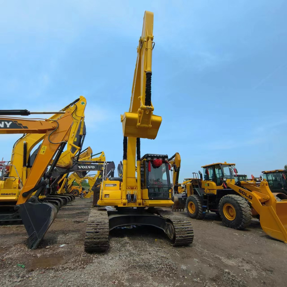 KOMATSU PC240LC-8 - Bandgrävare: bild 2 KOMATSU PC240LC-8 - Bandgrävare: bild 2