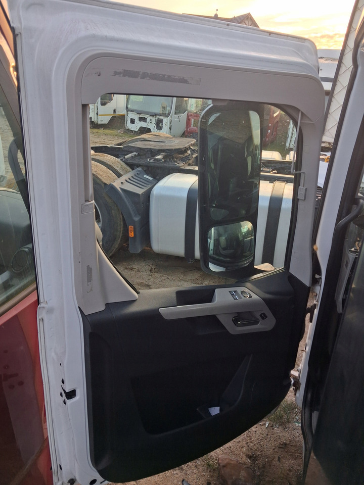 FORD KOMPLETNE LEWE FORD F-MAX 500 TRUCKS EURO 6 - Dörr och reservdelar: bild 4 FORD KOMPLETNE LEWE FORD F-MAX 500 TRUCKS EURO 6 - Dörr och reservdelar: bild 4