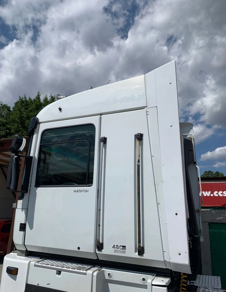 KOMPLETNA RENAULT MAGNUM DXI LFT VEGA RENAULT OE - Hytt: bild 5 KOMPLETNA RENAULT MAGNUM DXI LFT VEGA RENAULT OE - Hytt: bild 5