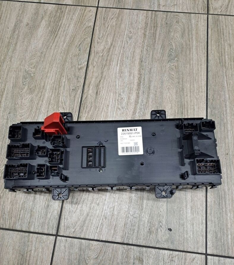 PŁYTA BEZPIECZNIKÓW SKRZYNKA RENAULT GAMA T RANGE - Säkring för Lastbil: bild 3 PŁYTA BEZPIECZNIKÓW SKRZYNKA RENAULT GAMA T RANGE - Säkring för Lastbil: bild 3