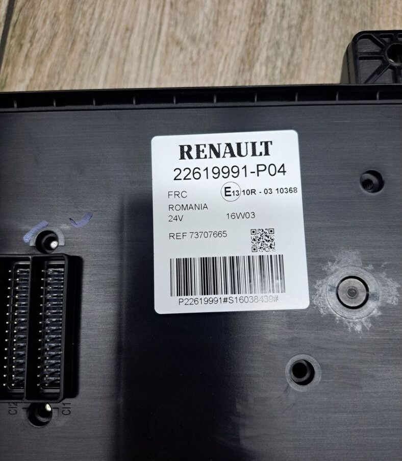 PŁYTA BEZPIECZNIKÓW SKRZYNKA RENAULT GAMA T RANGE - Säkring för Lastbil: bild 1 PŁYTA BEZPIECZNIKÓW SKRZYNKA RENAULT GAMA T RANGE - Säkring för Lastbil: bild 1