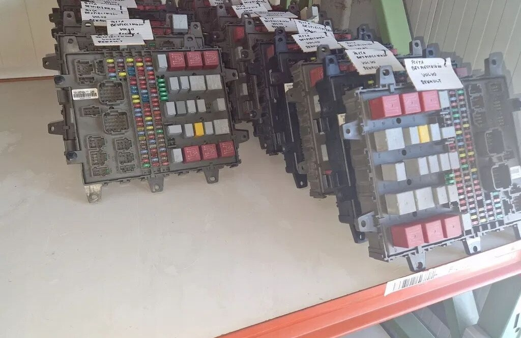 Renault OE   Renault RENAULT MIDLUM DXI VOLVO FL FE KERAX truck - Säkring för Lastbil: bild 1 Renault OE   Renault RENAULT MIDLUM DXI VOLVO FL FE KERAX truck - Säkring för Lastbil: bild 1