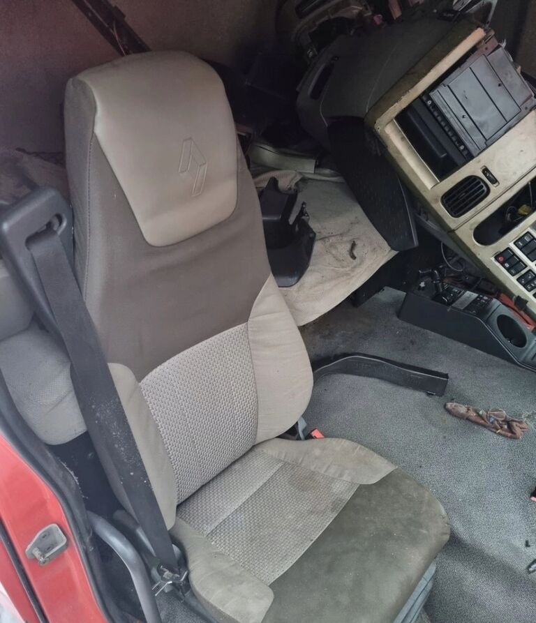 Renault PREMIUM DXI Renault - Säte för Lastbil: bild 1 Renault PREMIUM DXI Renault - Säte för Lastbil: bild 1