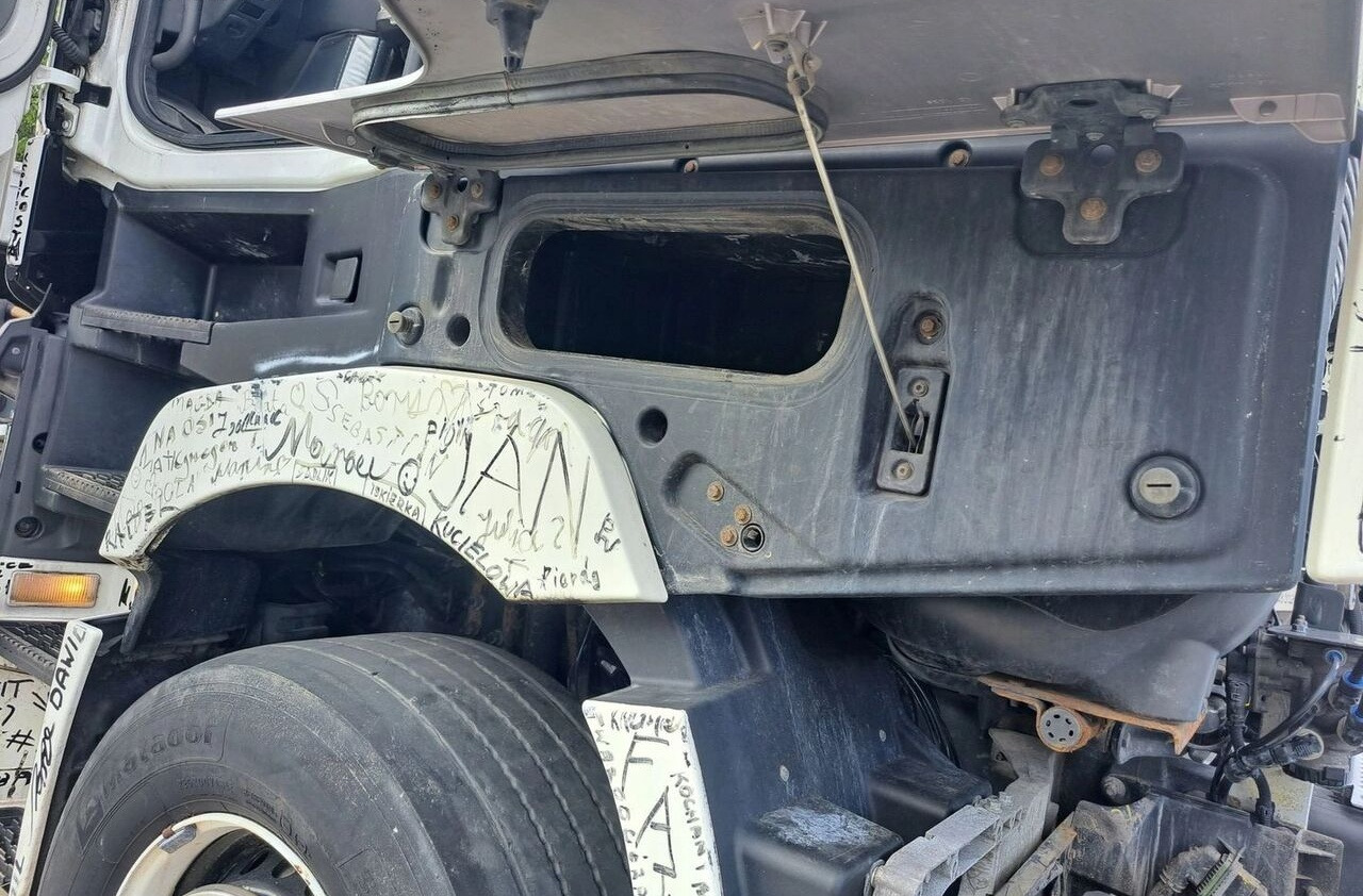 Renault STOPNICA GÓRNA STOPIEŃ LEWY GAMA T RANGE HIGH Renault RENAULT GAMA T RANGE HIGH - Fotsteg för Lastbil: bild 1 Renault STOPNICA GÓRNA STOPIEŃ LEWY GAMA T RANGE HIGH Renault RENAULT GAMA T RANGE HIGH - Fotsteg för Lastbil: bild 1