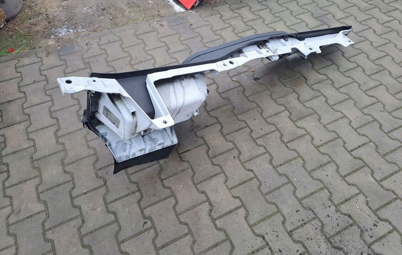 Renault STOPNICA GÓRNA STOPIEŃ PRAWY RENAULT GAMA T RANGE - Fotsteg för Lastbil: bild 4 Renault STOPNICA GÓRNA STOPIEŃ PRAWY RENAULT GAMA T RANGE - Fotsteg för Lastbil: bild 4