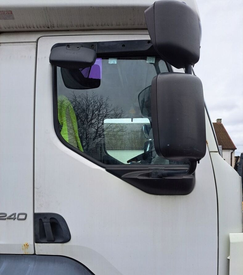 Renault Volvo FE FL - Dörr och reservdelar för Lastbil: bild 1 Renault Volvo FE FL - Dörr och reservdelar för Lastbil: bild 1