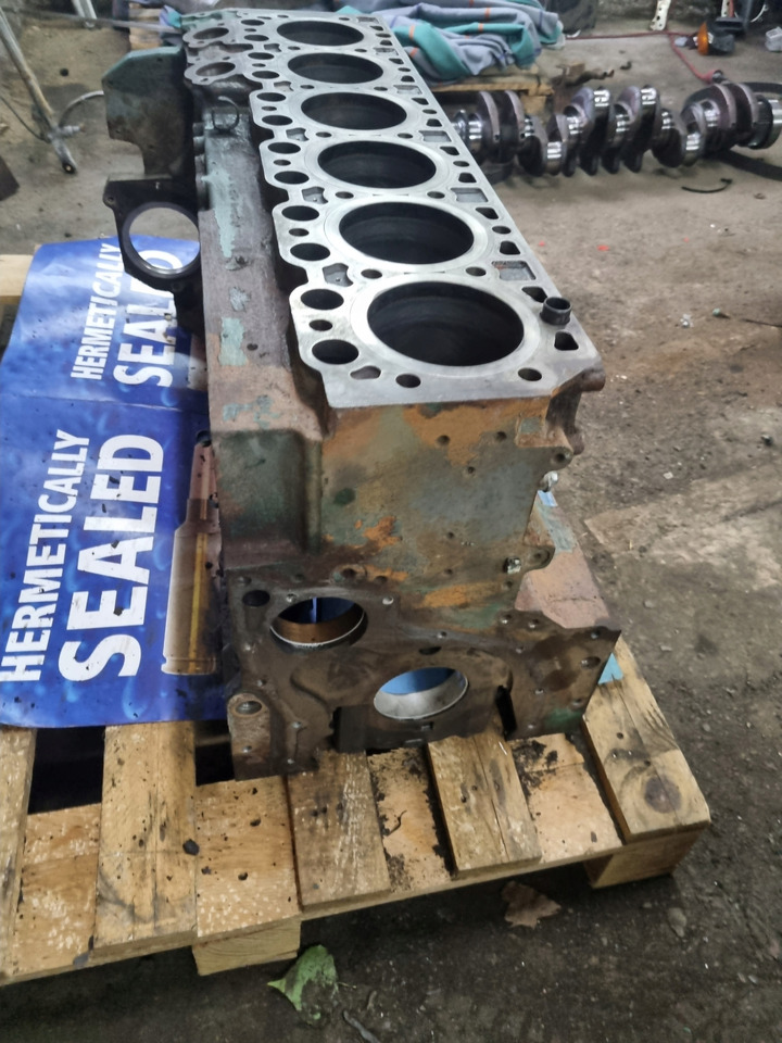 VOLVO BLOK SILNIKA GOŁY SŁUPEK VOLVO FL FE RENAULT PREMIUM MIDLUM DXI 7 D7F - Cylinderblock för Lastbil: bild 5 VOLVO BLOK SILNIKA GOŁY SŁUPEK VOLVO FL FE RENAULT PREMIUM MIDLUM DXI 7 D7F - Cylinderblock för Lastbil: bild 5